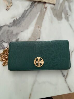 Tory Burch Emerald Green Pebbled Leather Chain Clutch